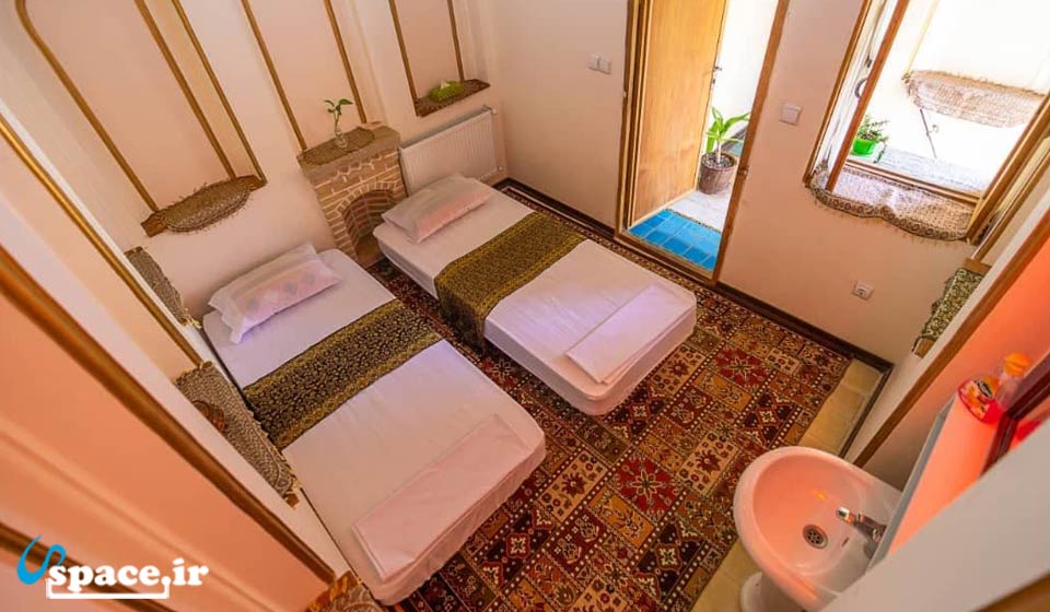 اتاق 105 اقامتگاه بوم گردی آنا - شیراز